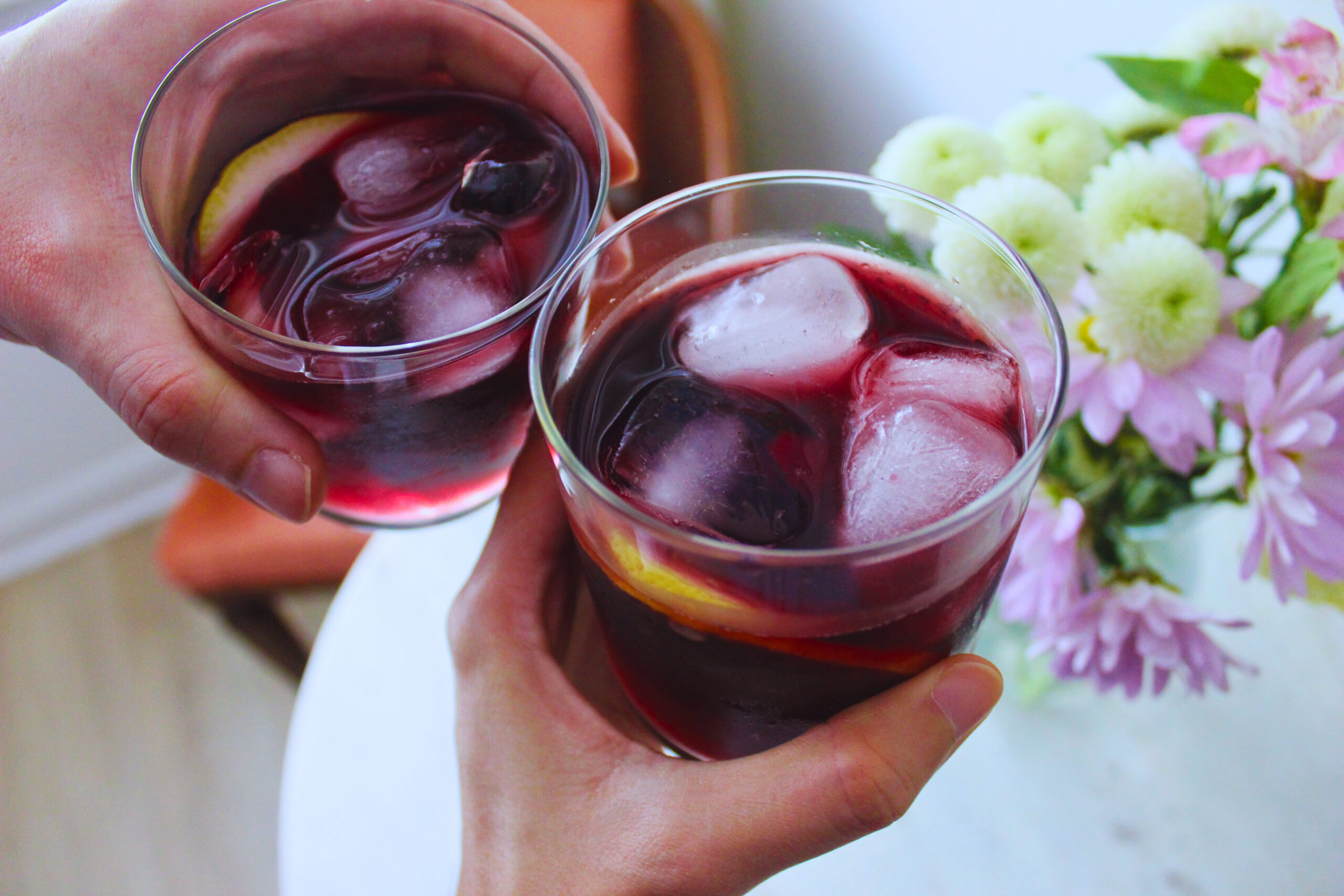 Image of two glasses with Tinto de Verano