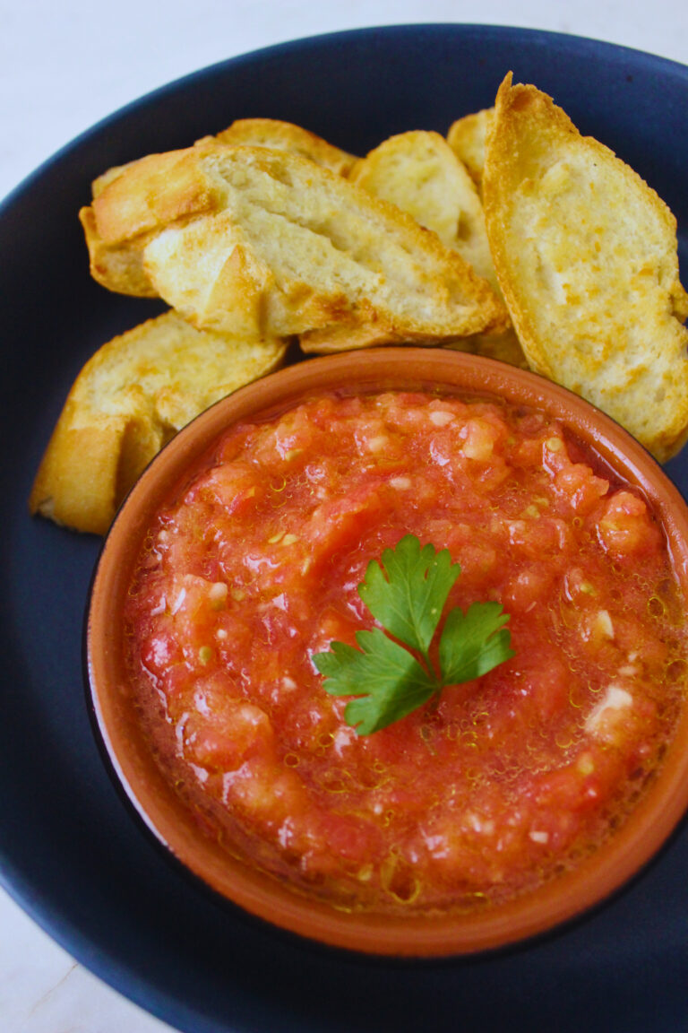 Pan con Tomate (Spanish Tomato and Toast)