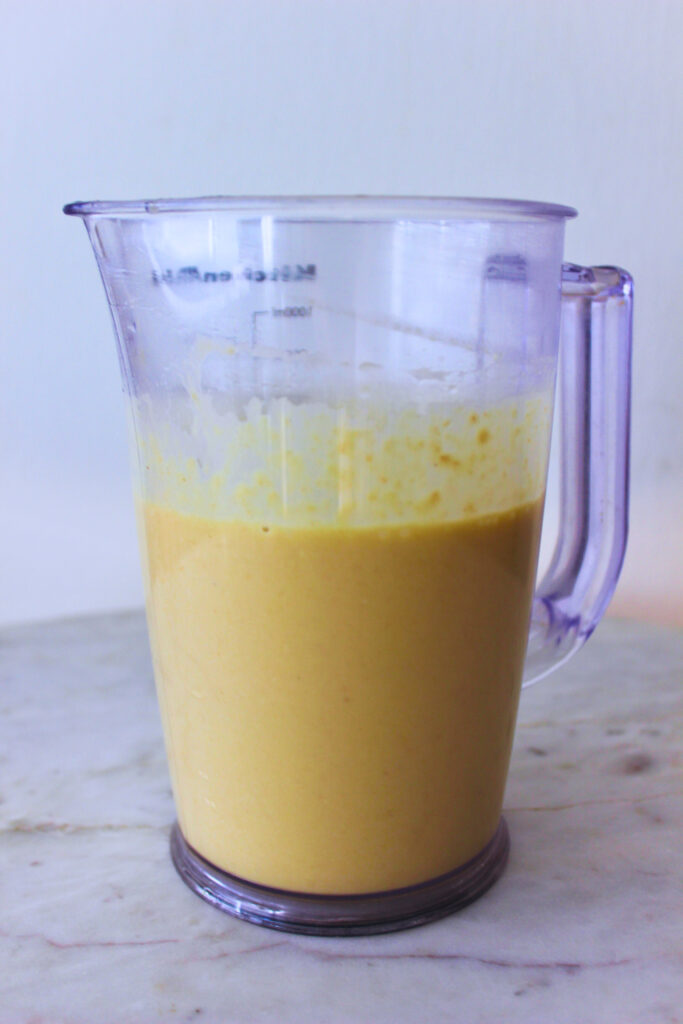 image of cheesy pasta sauce blended