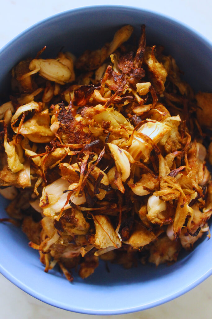 image of baked crispy shredded jackfruit carnitas